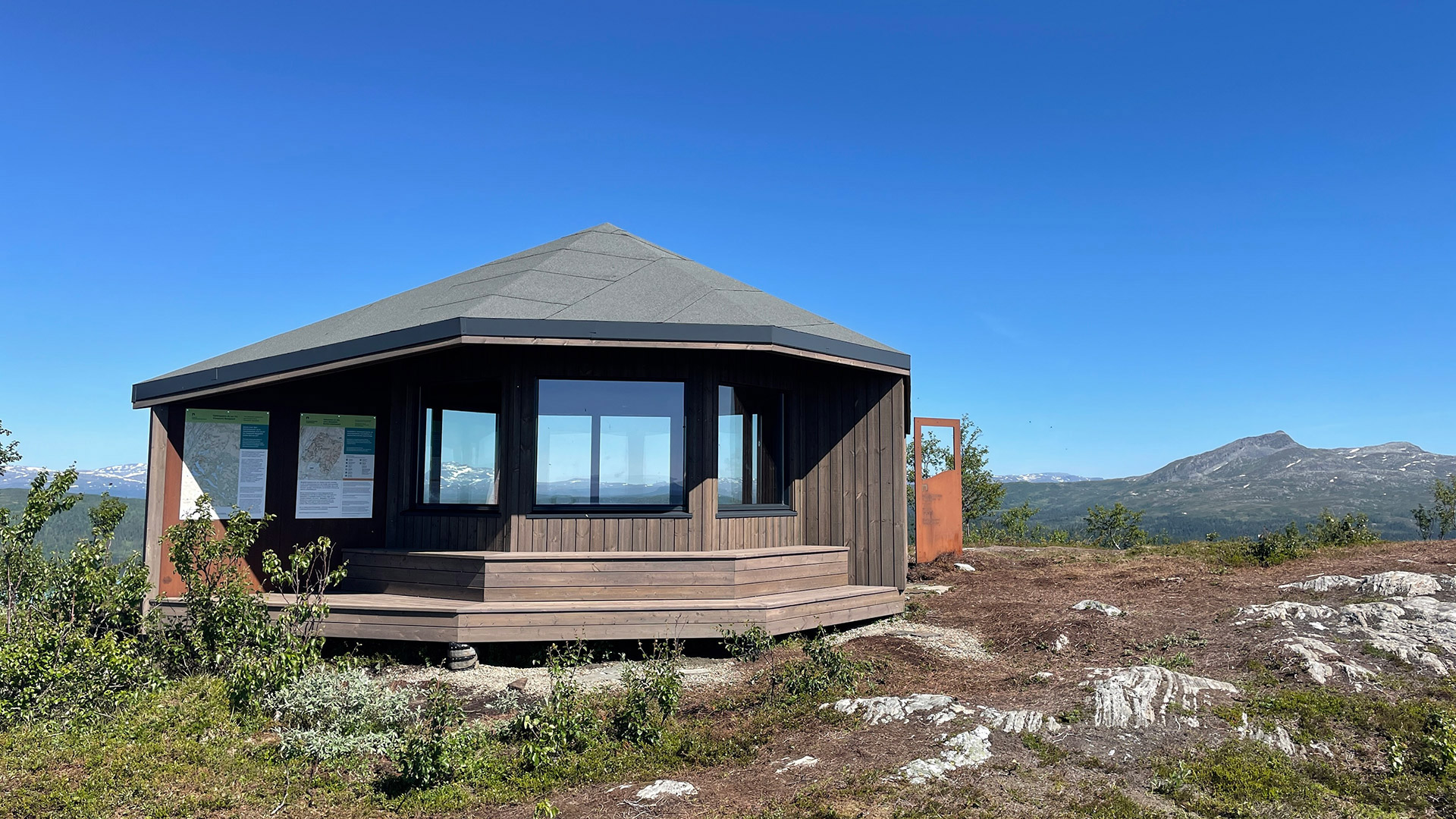 House on a mountain top which is Viewpoint Børgefjell, Vekterklumpen