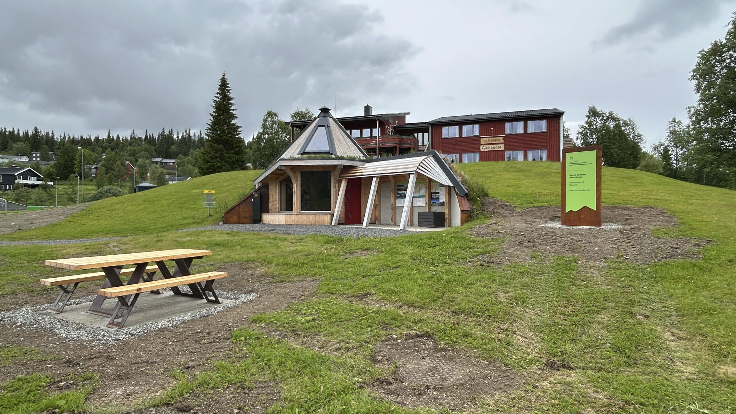 House on a mountain top which is Viewpoint Børgefjell, Vekterklumpen